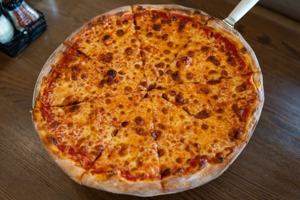 New York Pizza And Pasta Brings A Slice Of Nyc Flavor To Naples 